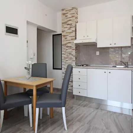 Gostinjska kuća Brnic Baska (Krk)