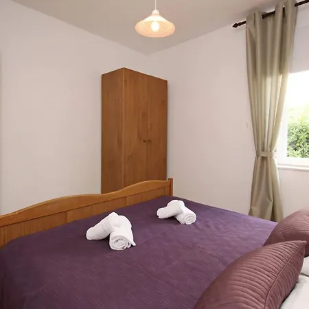 Guest house Brnic 3*