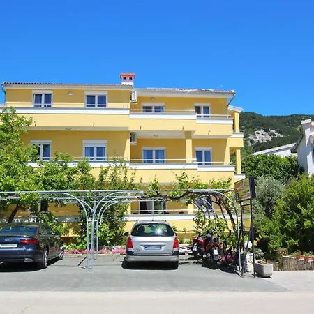 Brnic 3* Baška