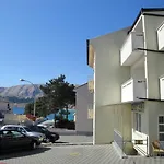 Brnic Konukevi Baška