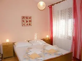 Brnic 3* Baška